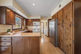 3058 Knollwood Ln, Glenview, IL 60025 - Photo 9