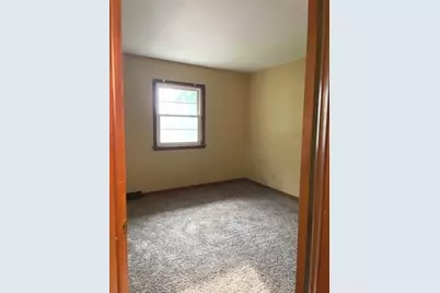 402/404 Woodrow Street, Winnebago, IL 61088 - Photo 5