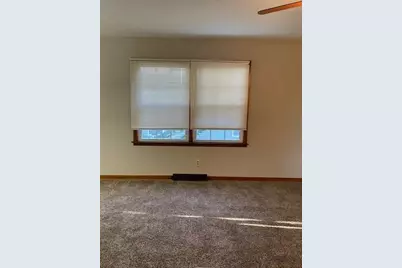 402/404 Woodrow Street, Winnebago, IL 61088 - Photo 7