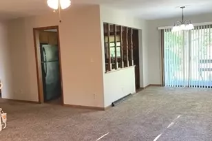 402/404 Woodrow St, Winnebago, IL 61088 - Photo 3