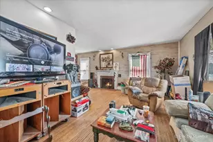 203 W Brown St, Harvard, IL 60033 - Photo 5