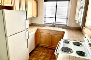 1246 W Byron St, Chicago, IL 60613 - Photo 3