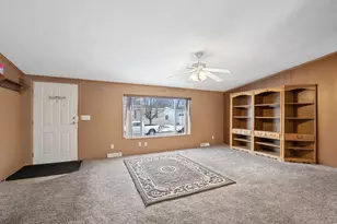 194 Sparrow Dr, Lynwood, IL 60411 - Photo 5