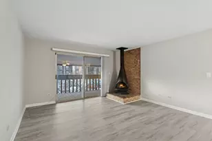 6185 Pinewood Ct, Willowbrook, IL 60527 - Photo 3