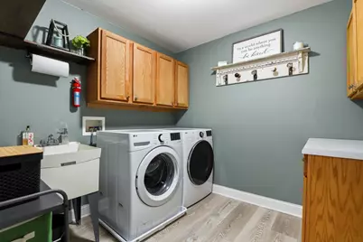 8118 Brookside Glen Drive, Tinley Park, IL 60487 - Photo 13