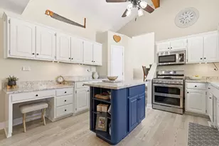 8118 Brookside Gln Dr, Tinley Park, IL 60487 - Photo 7