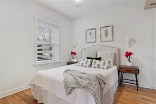 3805 W Roscoe St, Chicago, IL 60618 - Photo 11