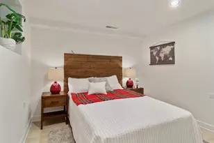 3805 W Roscoe St, Chicago, IL 60618 - Photo 17