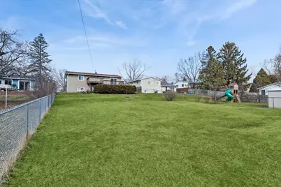 36615 N Streamwood Drive, Gurnee, IL 60031 - Photo 17