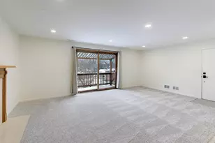 1209 E Davis Street E, Arlington Heights, IL 60005 - Photo 5