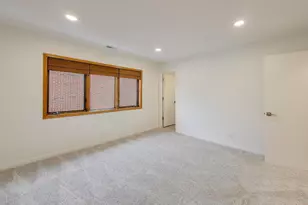 1209 E Davis Street E, Arlington Heights, IL 60005 - Photo 13