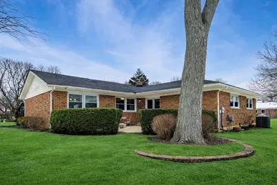 2011 E Robinhood Lane, Arlington Heights, IL 60004 - Photo 31