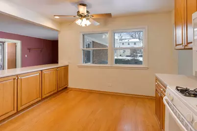 2011 E Robinhood Lane, Arlington Heights, IL 60004 - Photo 13