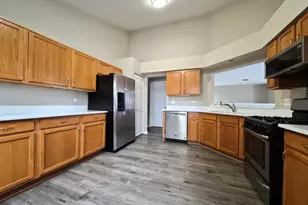 2850 Stonewater Dr, Naperville, IL 60564 - Photo 9