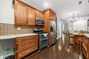 1731 N Central Park Ave, Chicago, IL 60647 - Photo 11