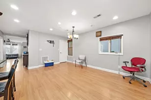 1731 N Central Park Ave, Chicago, IL 60647 - Photo 15