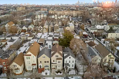 1731 N Central Park Avenue, Chicago, IL 60647 - Photo 3