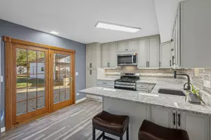 1323 S Roselle Rd, Schaumburg, IL 60193 - Photo 13