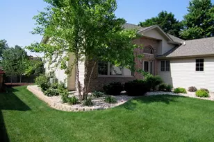 1011 Ranchwood Dr, Shorewood, IL 60404 - Photo 17