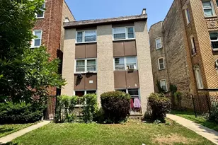 6235 N Mozart St, Chicago, IL 60659 - Photo 1