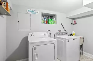 7205 S Hamlin Ave, Chicago, IL 60629 - Photo 21