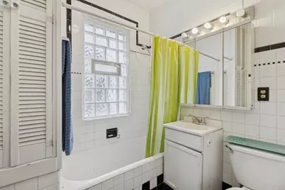 5207 N Ludlam Avenue, Chicago, IL 60630 - Photo 11