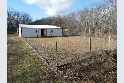 9576 State Route 161 Extension, Iuka, IL 62849 - Photo 39