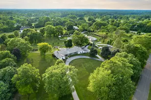 404 Caesar Dr, Barrington Hills, IL 60010 - Photo 3