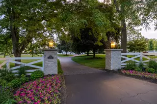 404 Caesar Dr, Barrington Hills, IL 60010 - Photo 5