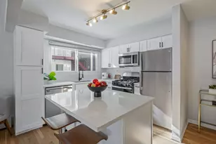 8888 Steven Dr, Des Plaines, IL 60016 - Photo 7