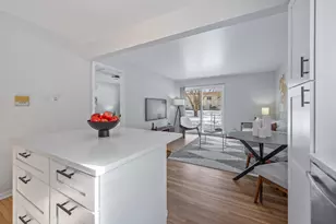 8888 Steven Dr, Des Plaines, IL 60016 - Photo 5