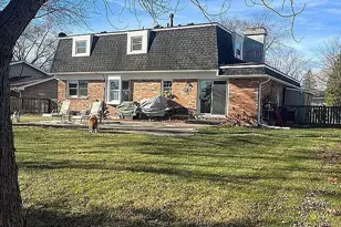 533 N Beck Rd, Lindenhurst, IL 60046 - Photo 3