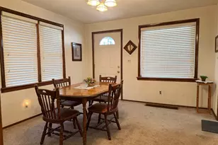 1445 Pickwick St, Ottawa, IL 61350 - Photo 7