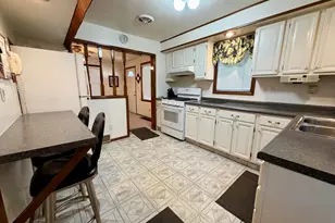 1445 Pickwick St, Ottawa, IL 61350 - Photo 3