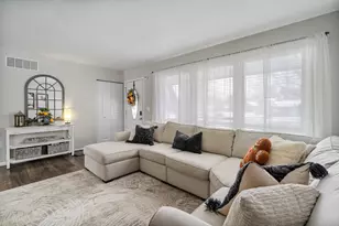 224 Kedvale Ct, Bolingbrook, IL 60440 - Photo 3