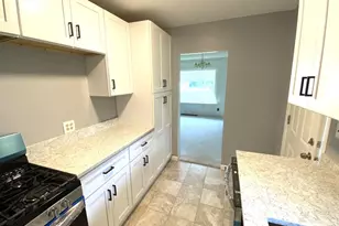 255 Oak St, Hampshire, IL 60140 - Photo 3