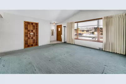 7050 N Keating Avenue, Lincolnwood, IL 60712 - Photo 3