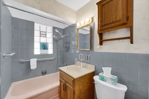 7050 N Keating Ave, Lincolnwood, IL 60712 - Photo 9