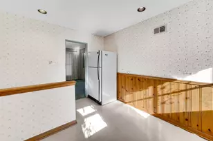 7050 N Keating Ave, Lincolnwood, IL 60712 - Photo 7