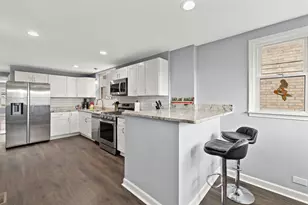 7535 W 61st St, Summit, IL 60501 - Photo 9