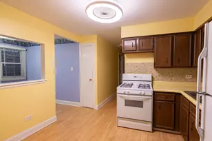 9170 Crescent Ct, Oak Lawn, IL 60453 - Photo 7