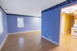 9170 Crescent Ct, Oak Lawn, IL 60453 - Photo 5