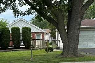 9170 Crescent Ct, Oak Lawn, IL 60453 - Photo 1