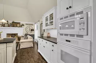 719 Stonebridge Rd, Frankfort, IL 60423 - Photo 9