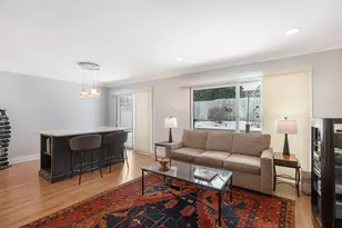 3918 Dundee Rd, Northbrook, IL 60062 - Photo 3