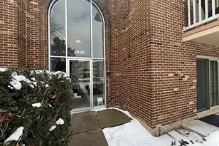 2426 N Kennicott Dr, Arlington Heights, IL 60004 - Photo 3