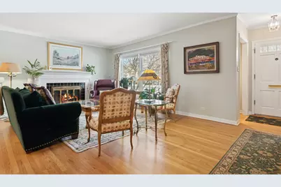 2732 Lincolnwood Drive, Evanston, IL 60201 - Photo 3