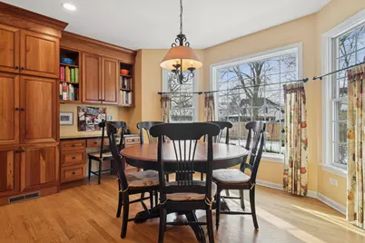 2732 Lincolnwood Drive, Evanston, IL 60201 - Photo 7