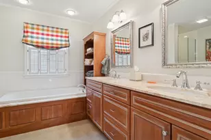 2732 Lincolnwood Dr, Evanston, IL 60201 - Photo 19