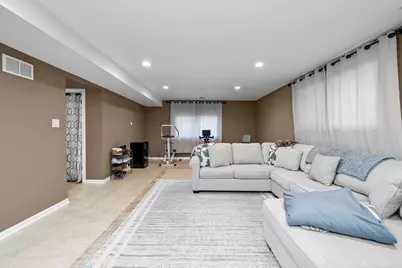 [Address not provided], Burbank, IL 60459 - Photo 23